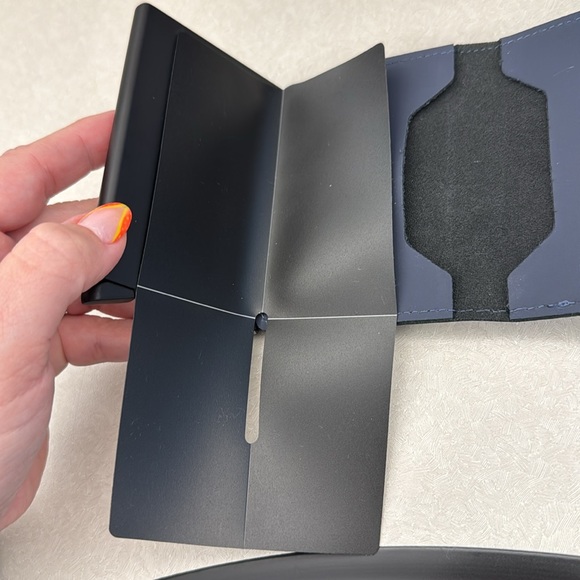 NWT Secrid Matte Slimwallet - Nightblue - Picture 5 of 9